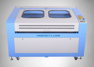 La macchina per incisione laser digitale CO2 raggiunge le doppie funzioni di incisione e taglio