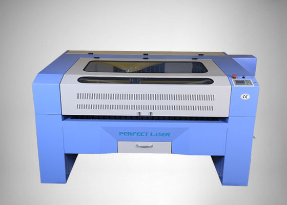 Macchina di taglio a laser misto a CO2 da 150w per acciaio inossidabile / acciaio al carbonio / MDF / legno