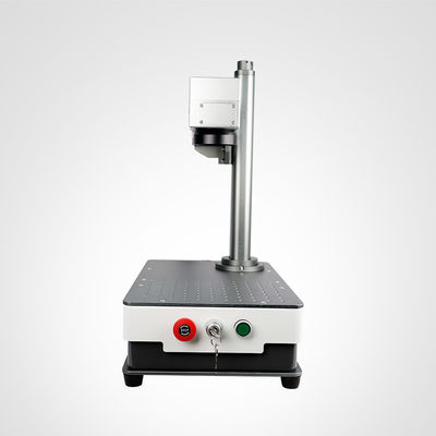 20W 30W 50W Piccola macchina da scrivania per incisione laser in fibra per la marcatura dei metalli